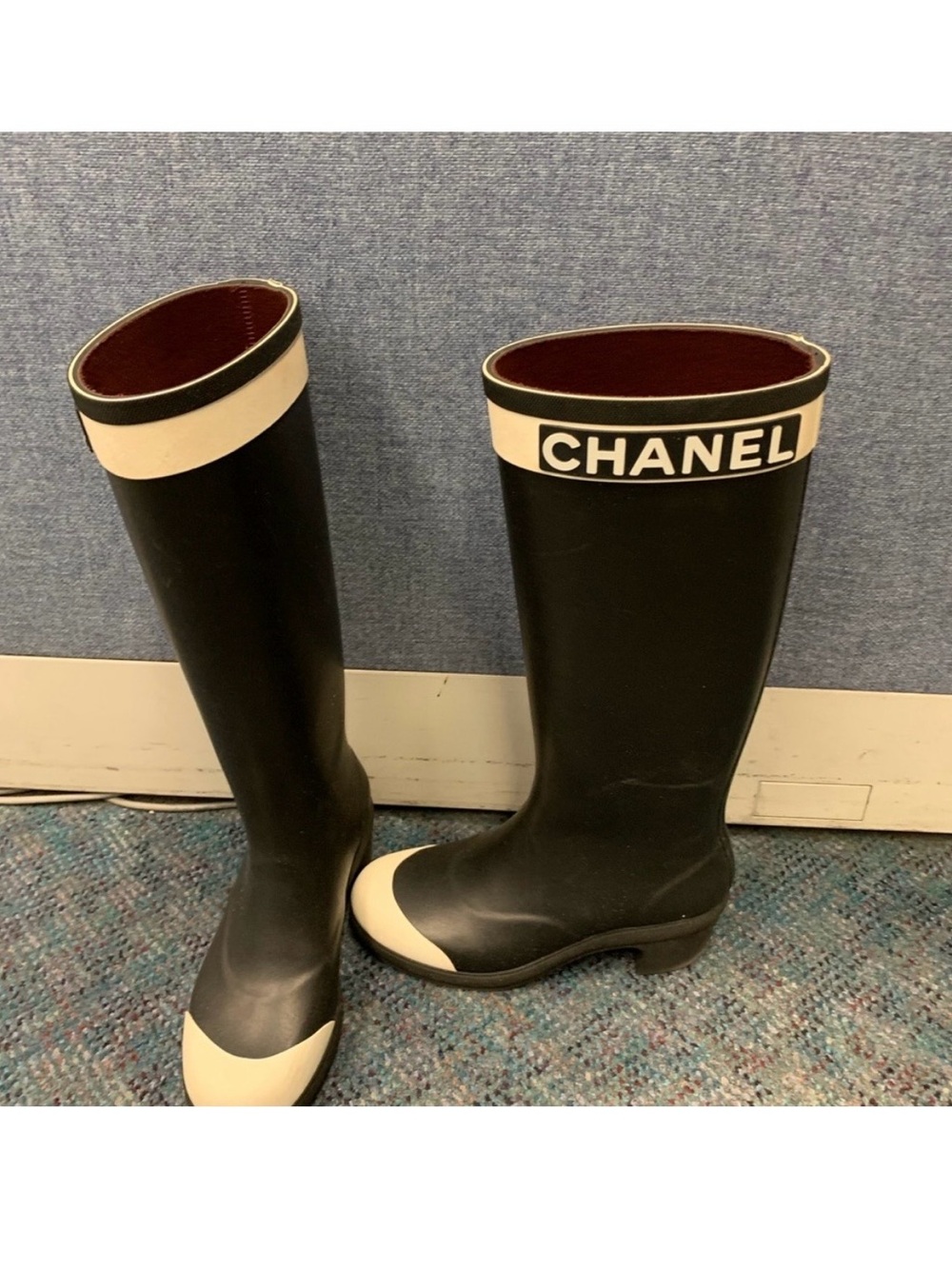 CHANEL Black and Cream Tall Women's Rain Boots - Picture 2 of 6